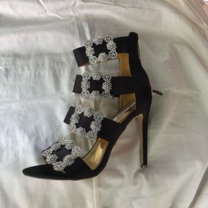 Cape Robin Black High Heels NBW